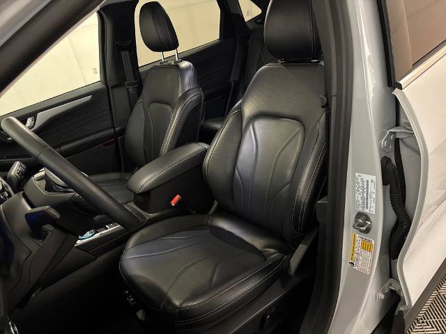 Certified 2025 Ford Escape SE w/ PHEV Premium Package image 17