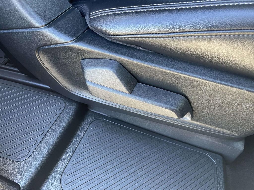 Certified 2022 Ford Explorer XLT w/ Equipment Group 202A image 27