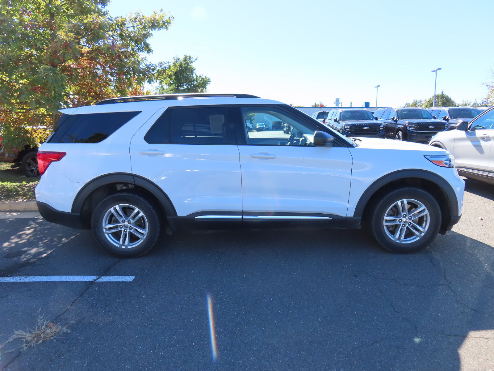 Certified 2020 Ford Explorer XLT w/ Equipment Group 202A AWD/4WD image 4