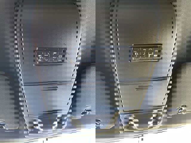 Used 2018 Dodge Grand Caravan SXT w/ Blacktop Package image 25