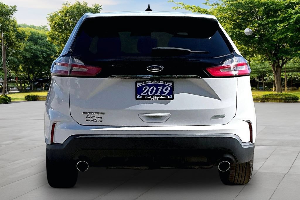 Certified 2019 Ford Edge SE FWD image 4