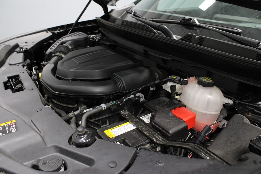 Used 2025 Chevrolet Traverse LT AWD/4WD image 13