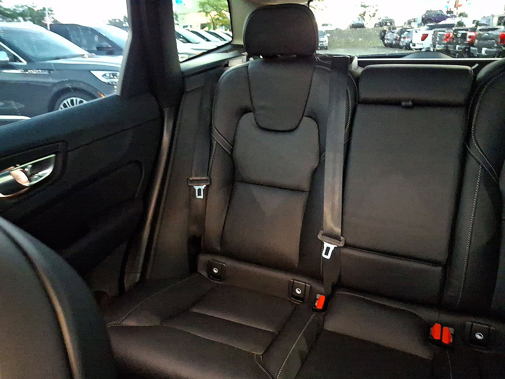 Used 2026 Volvo XC60 B5 Ultra w/ Climate Package AWD/4WD image 12