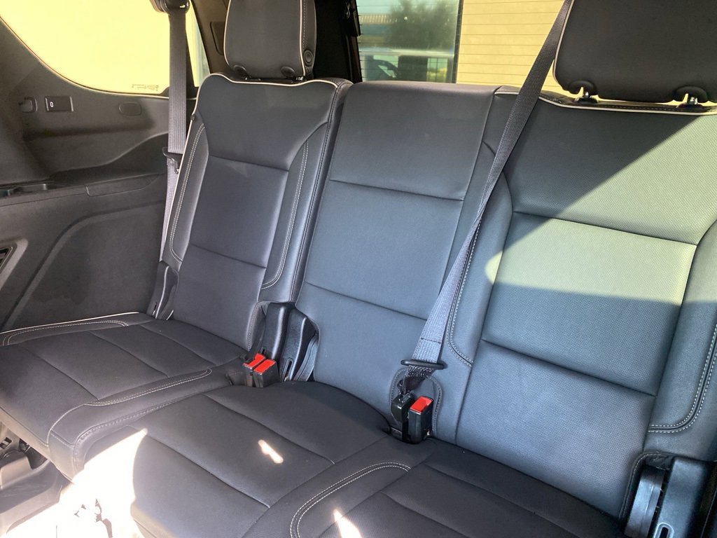 Used 2024 GMC Yukon SLT w/ SLT Luxury Package image 21