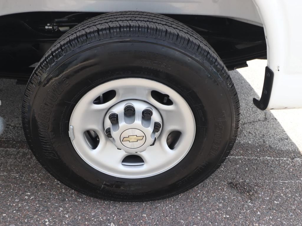 Used 2025 Chevrolet Express 2500 w/ Driver Convenience Package RWD image 22