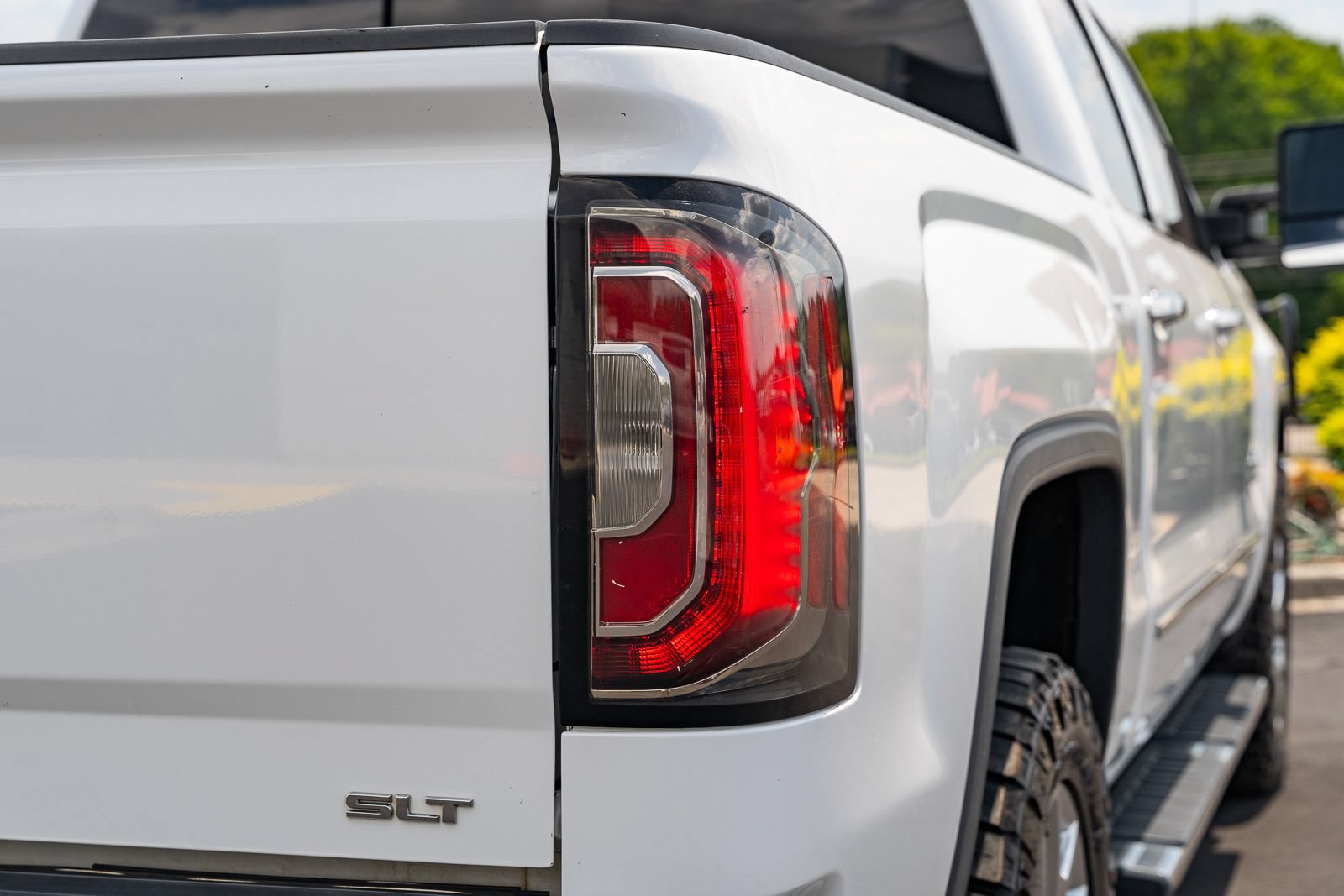 Used 2018 GMC Sierra 1500 SLT w/ Texas SLT Premium Package AWD/4WD image 14