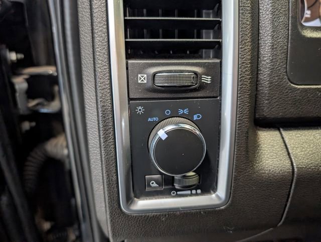 Used 2022 RAM 1500 Classic Warlock w/ Trailer & Traction Group AWD/4WD image 16