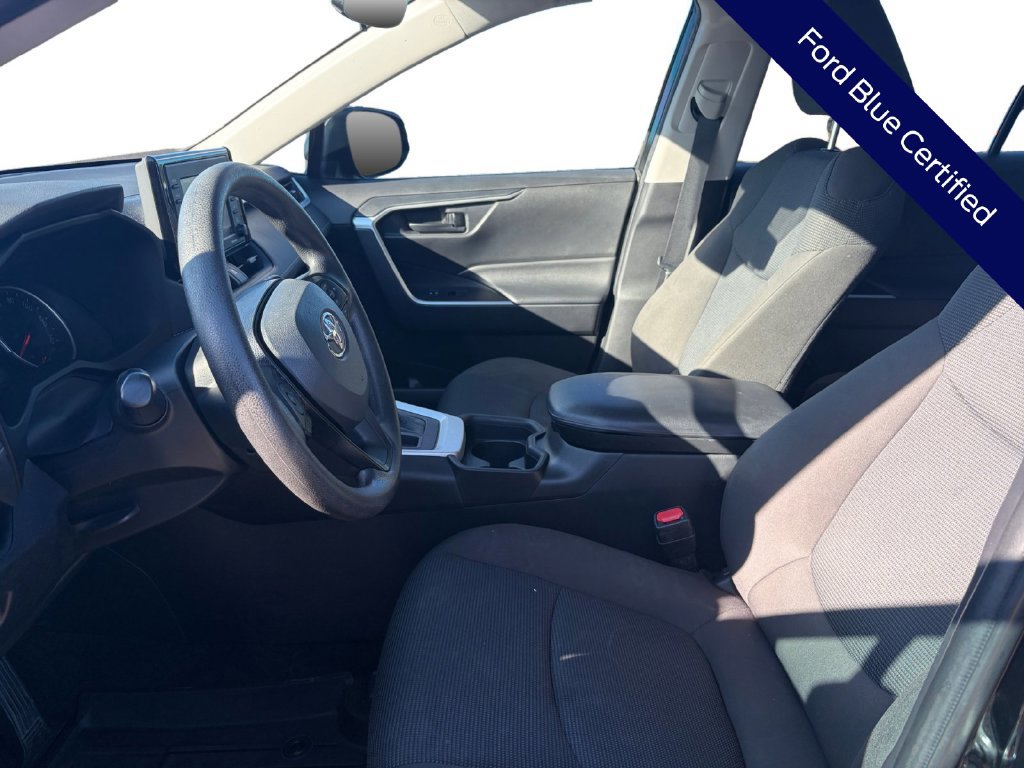 Used 2021 Toyota RAV4 LE FWD image 12