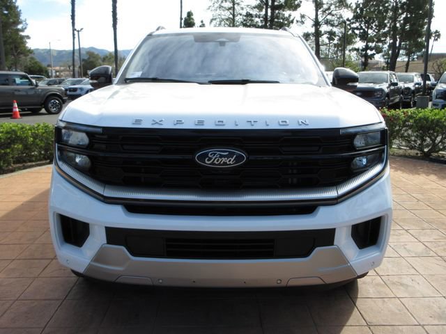 Certified 2025 Ford Expedition Max Platinum image 8