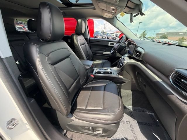 Certified 2022 Ford Explorer XLT w/ Equipment Group 202A AWD/4WD image 17