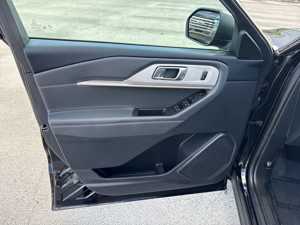 Certified 2025 Ford Explorer Active w/ Active Comfort Package image 13
