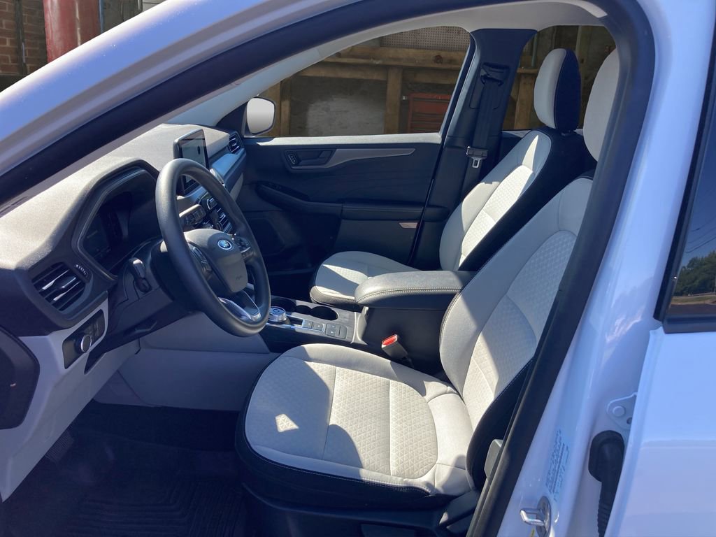 Certified 2025 Ford Escape Active FWD image 15