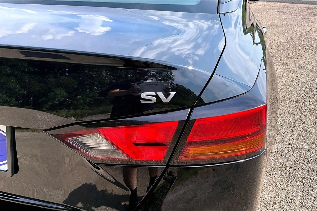 Used 2024 Nissan Altima 2.5 SV FWD image 8
