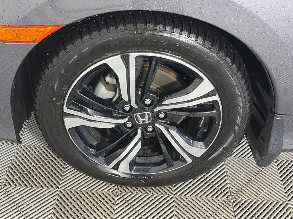 Used 2017 Honda Civic Touring image 8