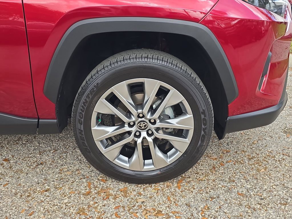 Used 2023 Toyota RAV4 XLE Premium image 32