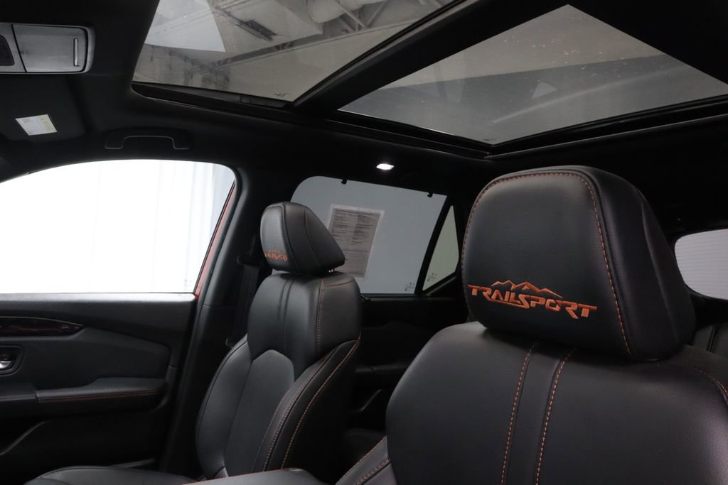 Used 2025 Honda Pilot TrailSport image 35