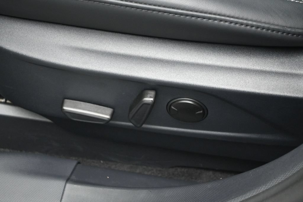 Certified 2025 Ford Mustang Mach-E Select RWD image 9