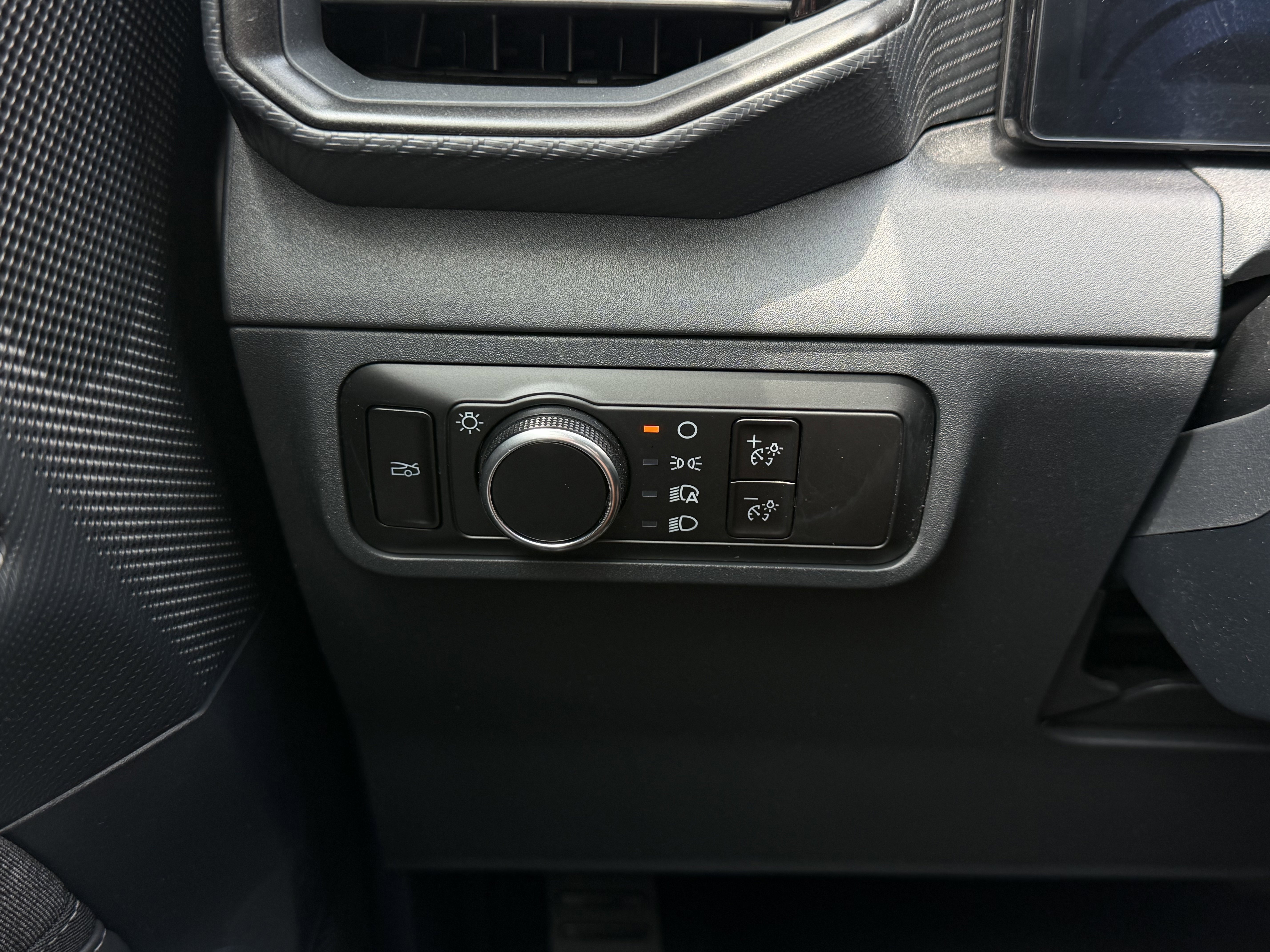 Certified 2024 Ford Mustang Coupe RWD image 25