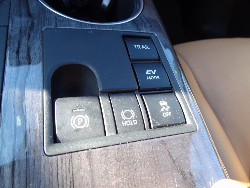 Used 2024 Toyota Highlander Platinum image 11