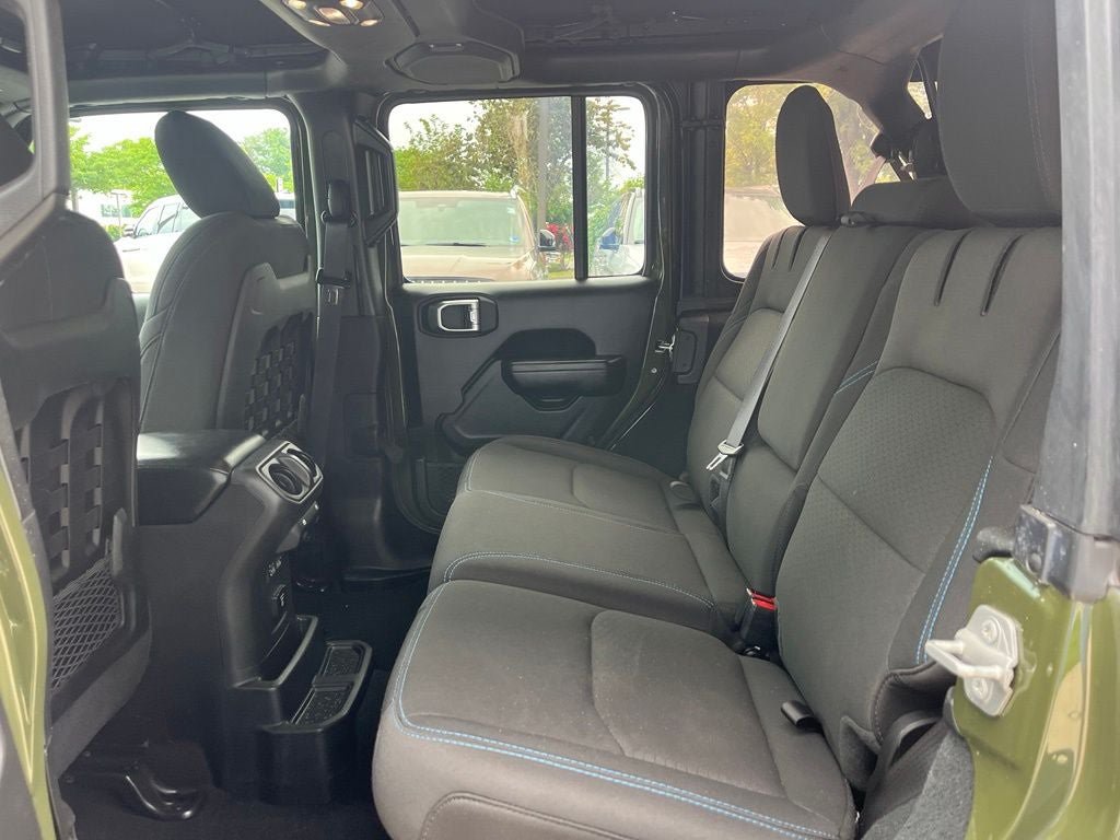 Used 2022 Jeep Wrangler Unlimited Rubicon 4xe AWD/4WD image 13