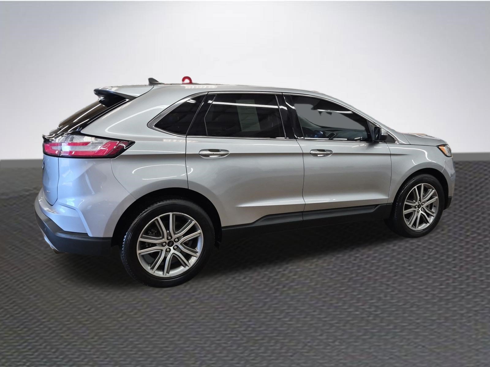 Certified 2024 Ford Edge Titanium AWD/4WD image 4