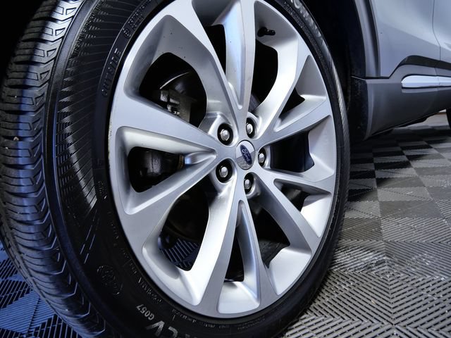 Certified 2023 Ford Explorer Platinum w/ Technology Package AWD/4WD image 9