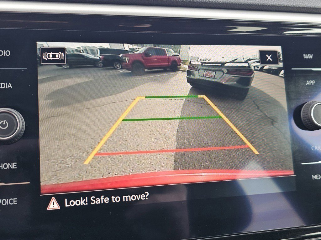 Used 2022 Volkswagen Atlas Cross Sport SEL R-Line image 17