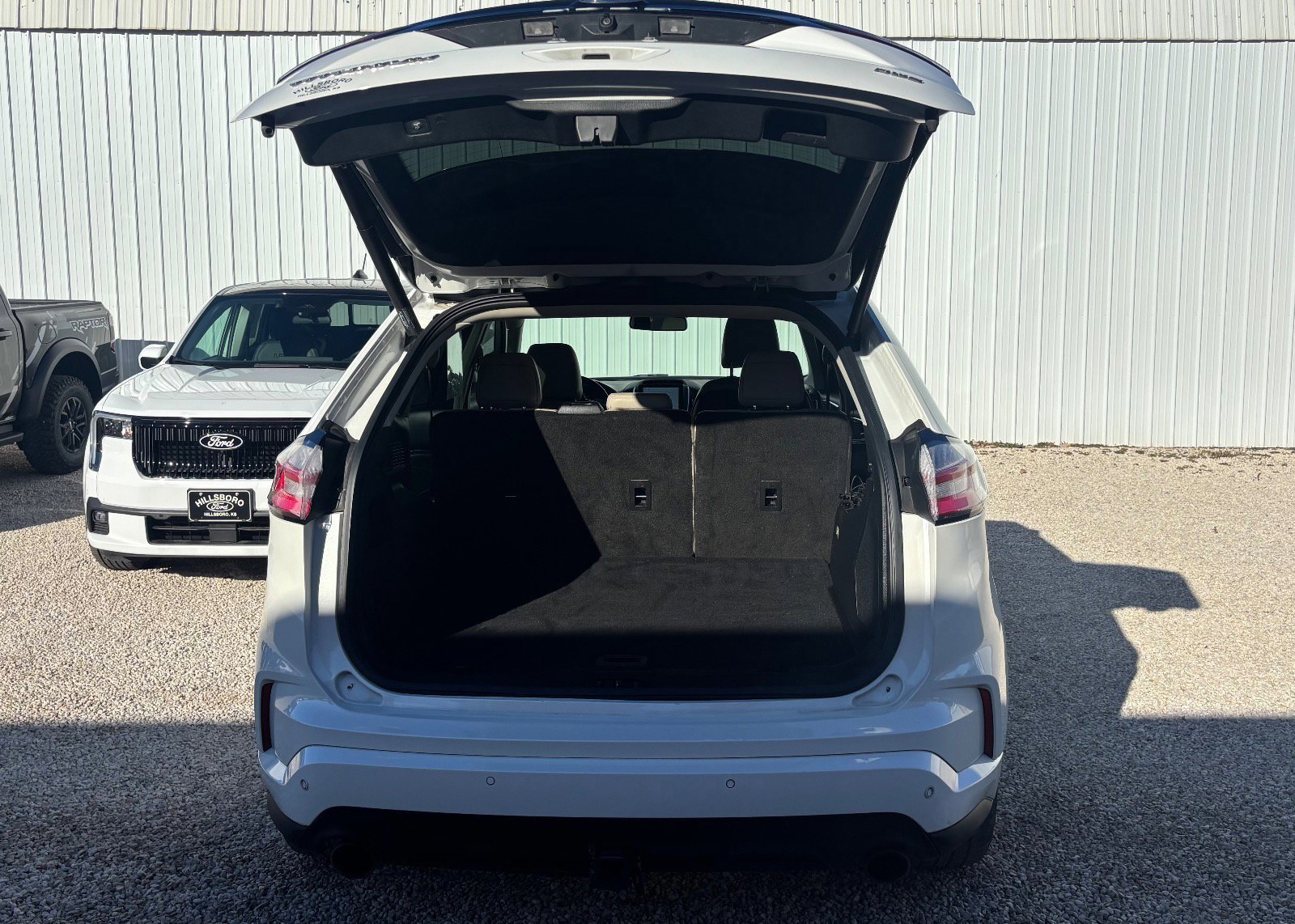 Certified 2022 Ford Edge Titanium w/ Equipment Group 301A image 7