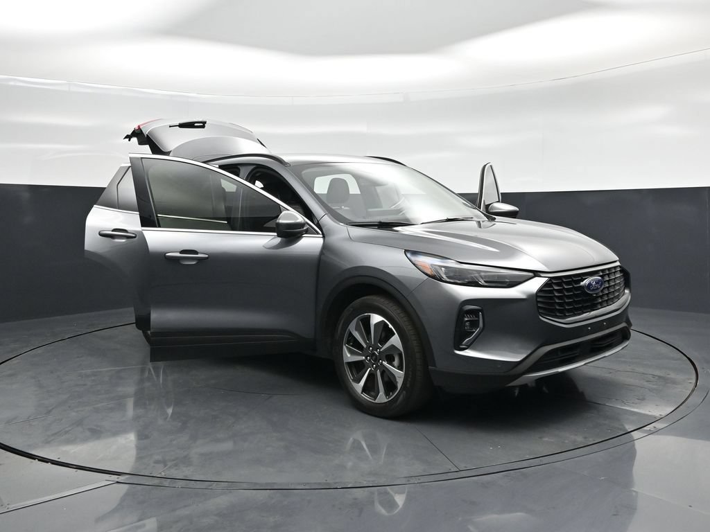 Certified 2023 Ford Escape Platinum AWD/4WD image 34