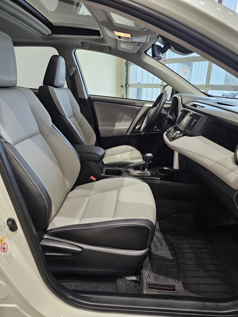 Used 2017 Toyota RAV4 Limited image 23