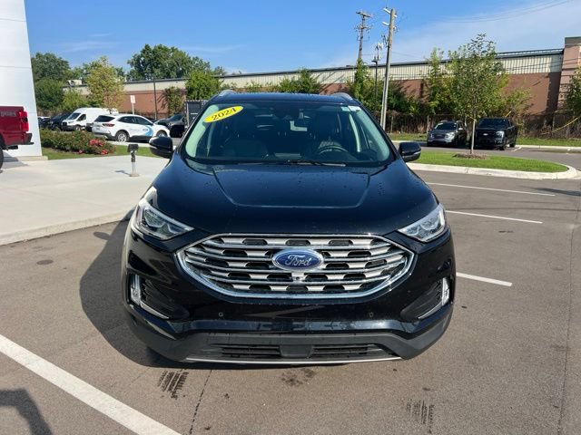 Certified 2024 Ford Edge Titanium w/ Equipment Group 301A AWD/4WD image 2