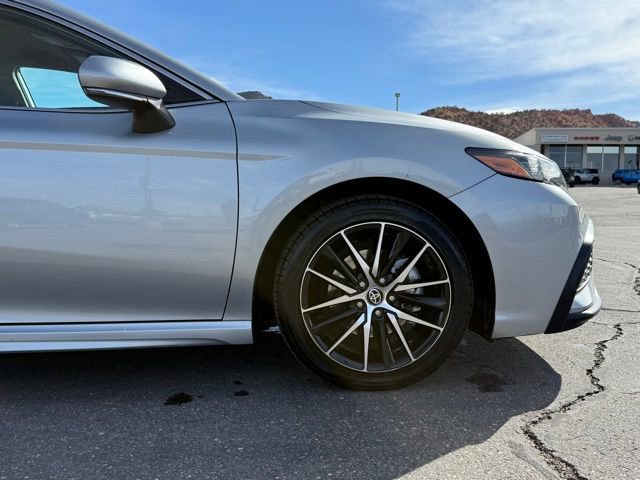 Used 2024 Toyota Camry SE image 10