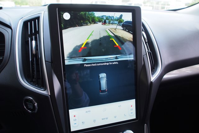 Certified 2024 Ford Edge SEL w/ Convenience Package image 28