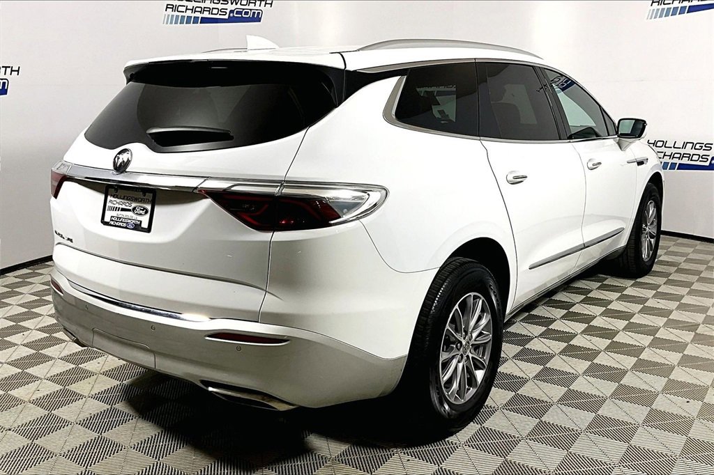Used 2024 Buick Enclave Premium image 9