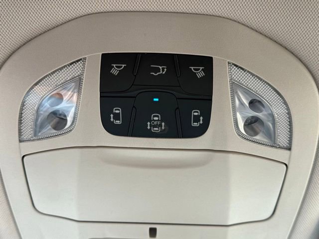 Used 2024 Chrysler Pacifica Touring-L FWD image 31