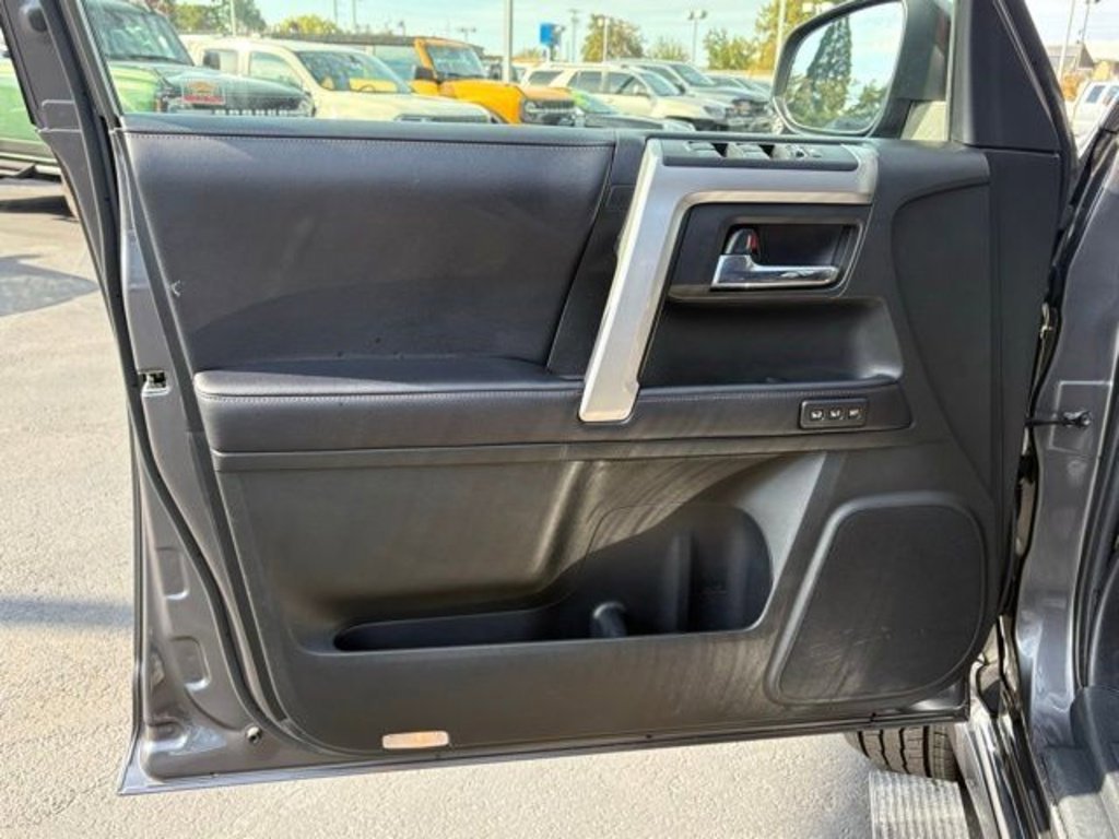 Used 2018 Toyota 4Runner Limited image 59