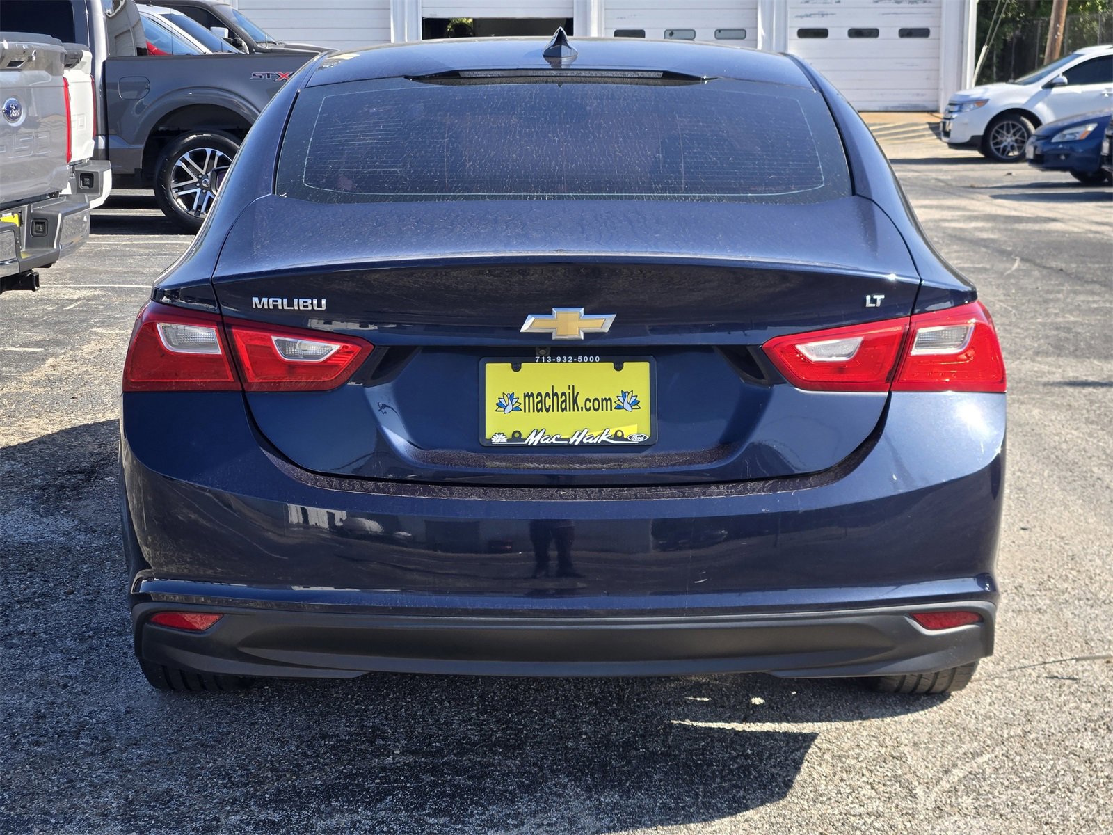 Used 2018 Chevrolet Malibu LT w/ Leather Package image 2