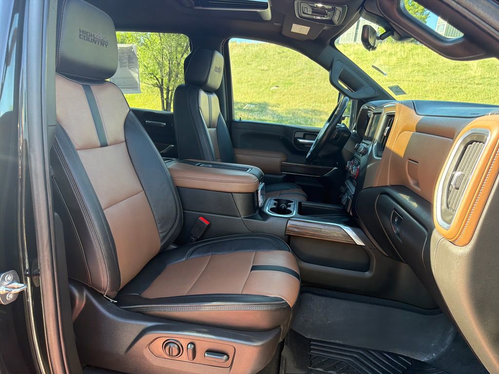 Used 2022 Chevrolet Silverado 2500 High Country w/ Technology Package AWD/4WD image 35