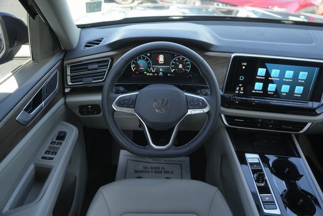 Used 2024 Volkswagen Atlas SE image 21