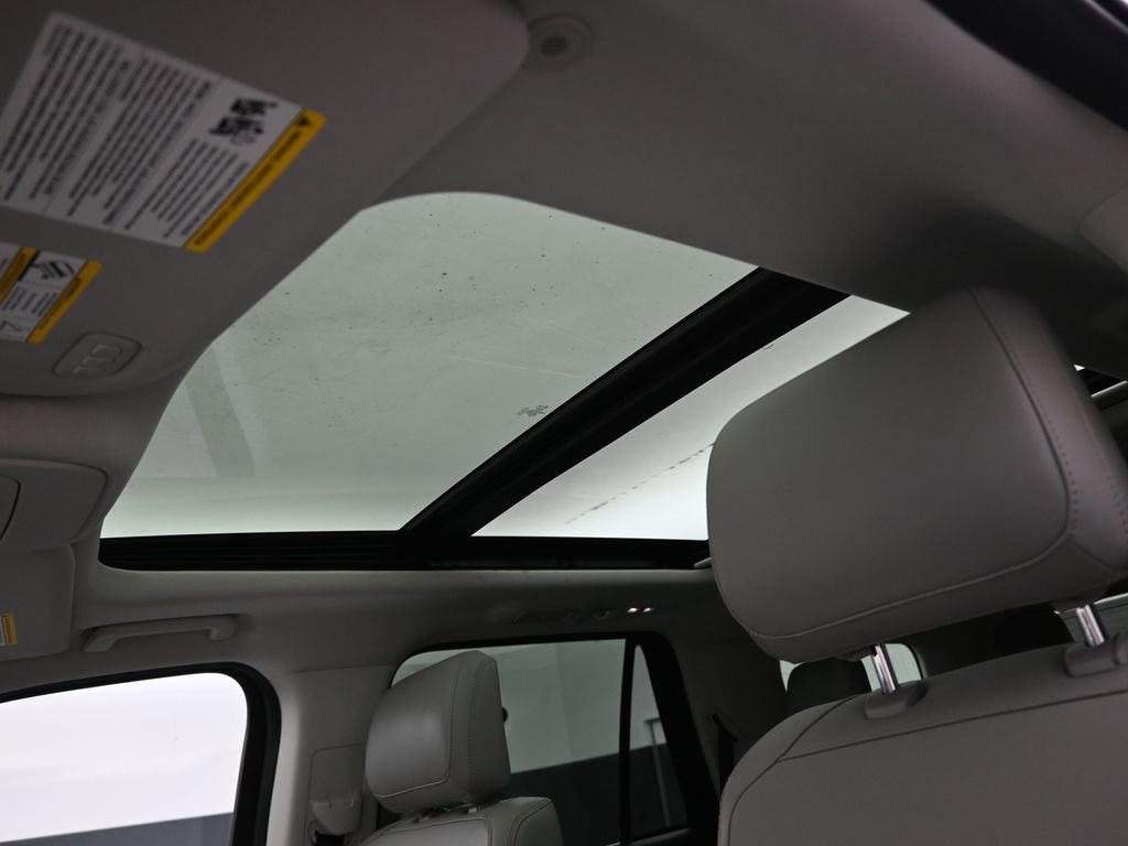 Certified 2025 Ford Expedition Active image 39