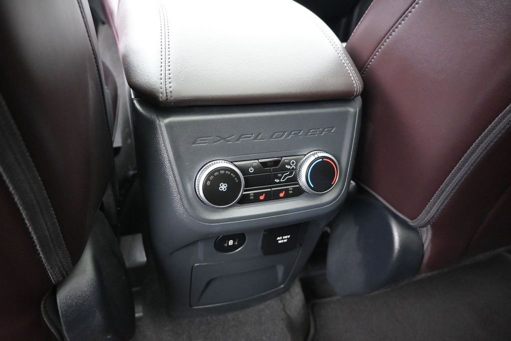 Certified 2025 Ford Explorer Platinum RWD image 16