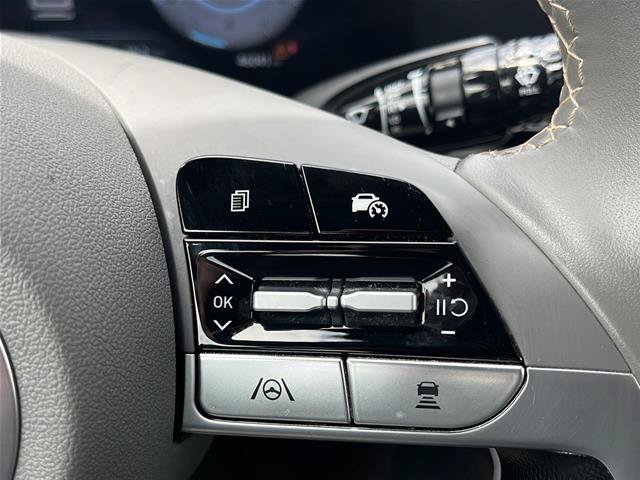 Used 2025 Hyundai Elantra SEL FWD image 23