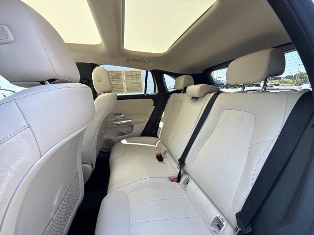 Used 2022 Mercedes-Benz GLA 250 4MATIC image 11