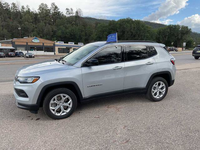 Used 2024 Jeep Compass Latitude AWD/4WD image 6