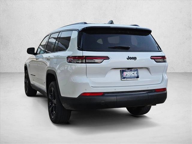 Used 2023 Jeep Grand Cherokee L Laredo image 7