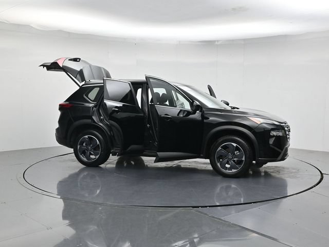Used 2025 Nissan Rogue SV FWD image 51