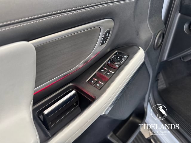 Certified 2025 Ford Expedition Platinum AWD/4WD image 15