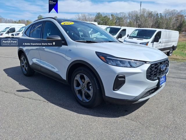 Certified 2025 Ford Escape ST-Line w/ Equipment Group 301A image 1