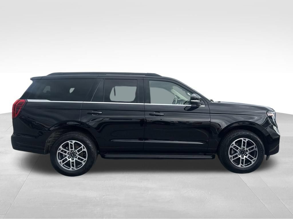 Certified 2025 Ford Expedition Active AWD/4WD image 6