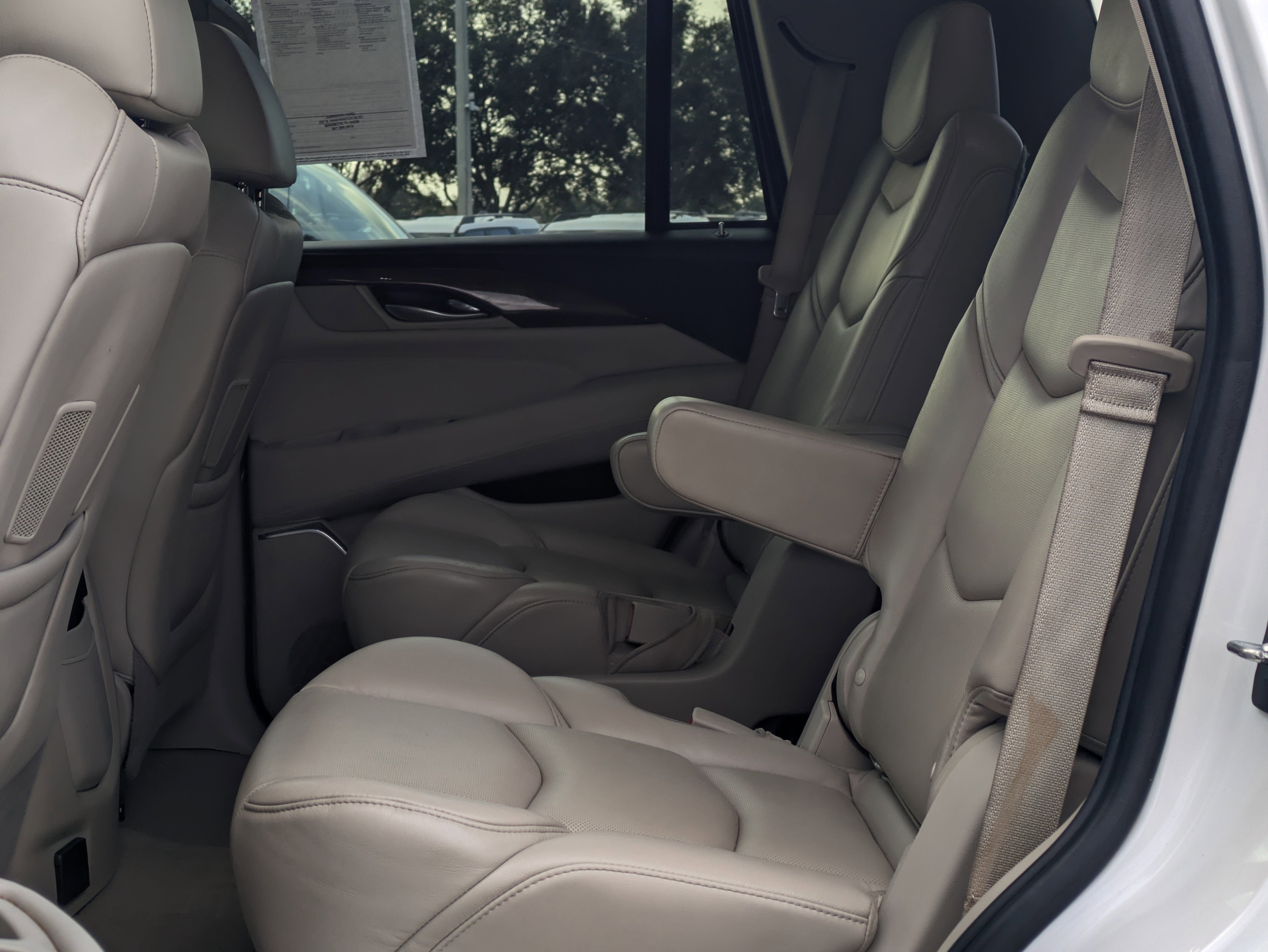 Used 2020 Cadillac Escalade Premium Luxury image 15